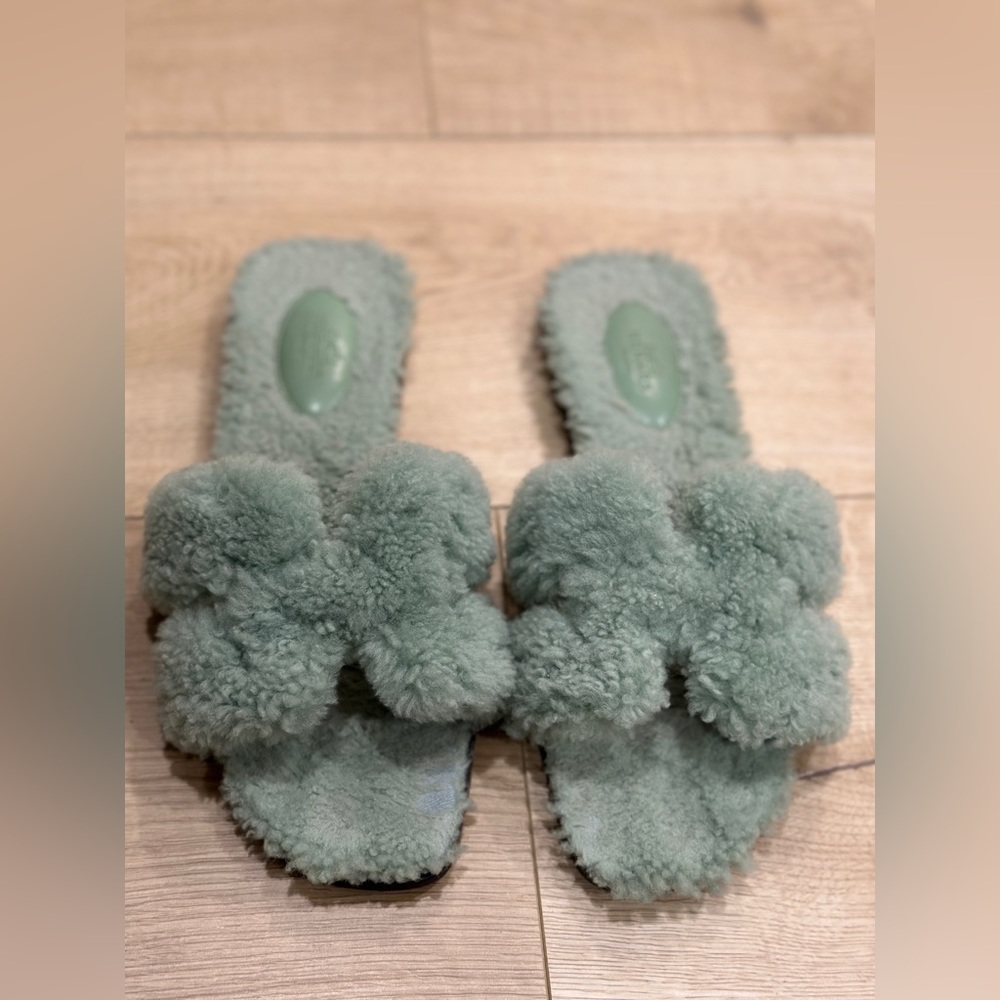 SOLDDDDHermes oran in light green shearling size 39. - Picture 2 of 10